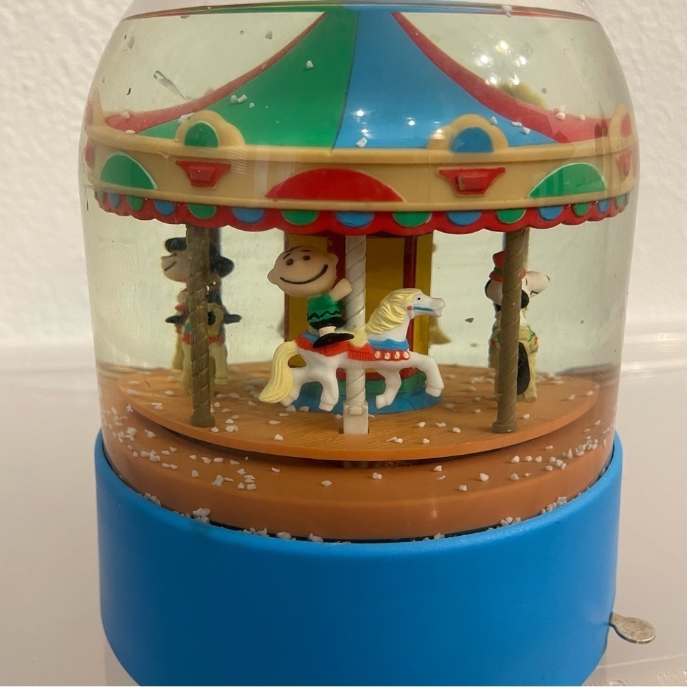 Vintage Willitts Designs Peanuts Characters Snow Globe Musical Carousel Working. - Picture 6 of 14